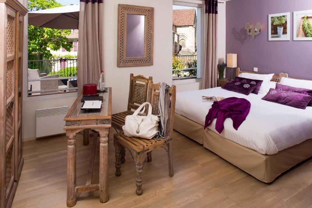 Logis Hotel Les Flots Bleus Beaulieu-sur-Dordogne Room photo